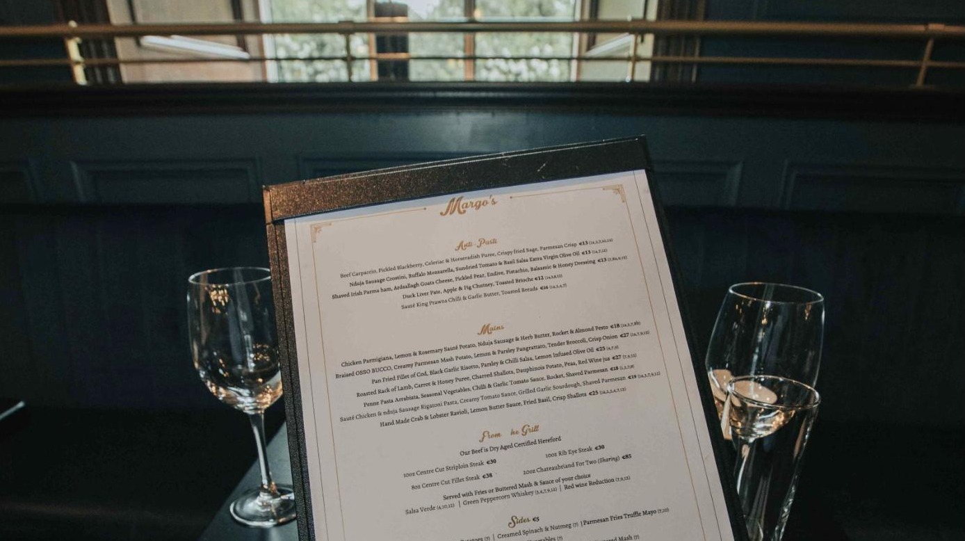 Parkview Hotel - Margo's, menu at table
